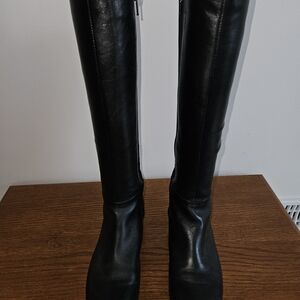 Nine West Stretch Back Boots (Size 6)